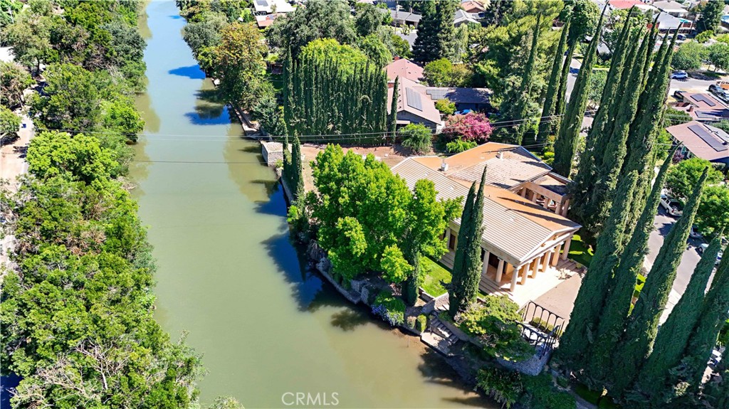 https://media.crmls.org/medias/fb54c6bd-a517-42c5-bf1a-29ac152a6870.jpg?preset=X-Large