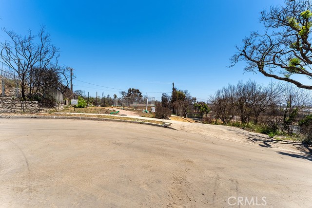 15475 Albright Street, Pacific Palisades CA: https://media.crmls.org/medias/fb559685-eba8-425d-8d34-2976d2bb2844.jpg
