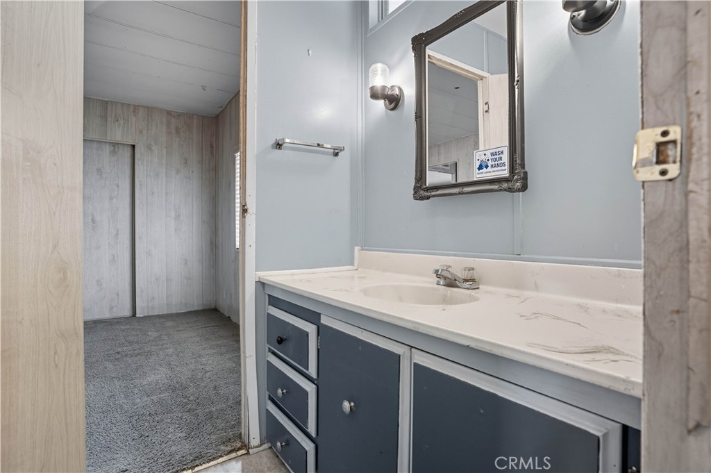 https://media.crmls.org/medias/fb55e531-ee0b-4ccc-8be4-164f581bcce8.jpg?preset=X-Large