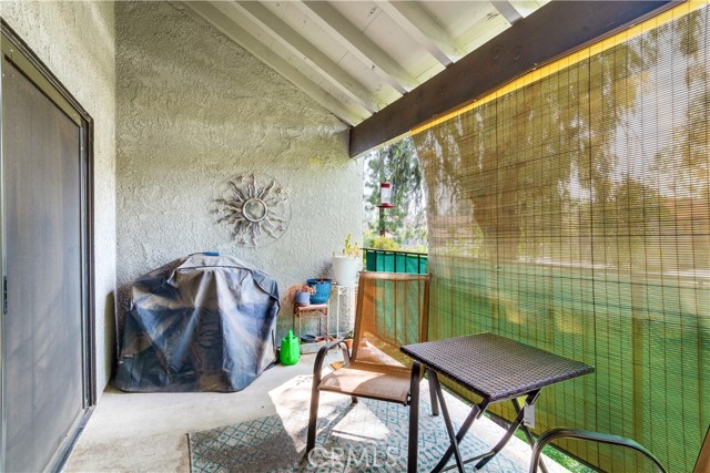 242 E Fern Avenue, Redlands CA: https://media.crmls.org/medias/fb56b4f3-cec3-454f-985b-7daa5ac88d6c.jpg