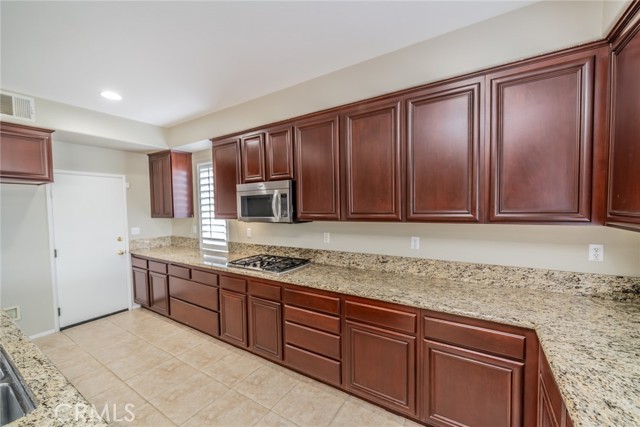 Detail Gallery Image 19 of 70 For 3675 Sunmeadow St, Corona,  CA 92881 - 6 Beds | 4 Baths