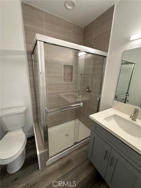 Image 4 of 8 For 25200 Frampton Avenue