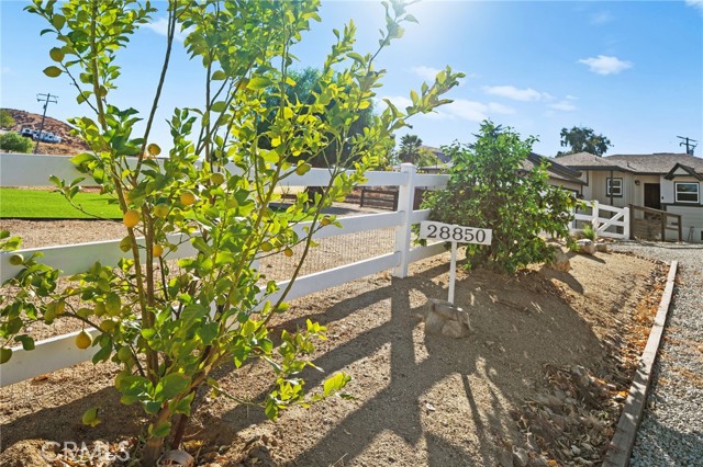 Detail Gallery Image 6 of 51 For 28850 Avenida De Las Flores, Menifee,  CA 92587 - 3 Beds | 1 Baths