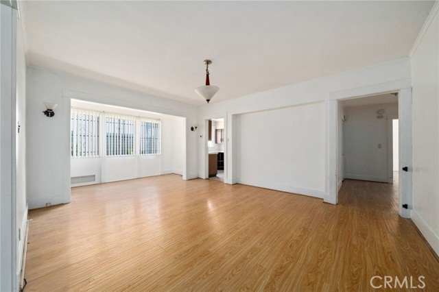 1412 S Victoria Avenue, Los Angeles CA: https://media.crmls.org/medias/fb5a3617-9a0b-4d04-b325-f8b9e17214f8.jpg