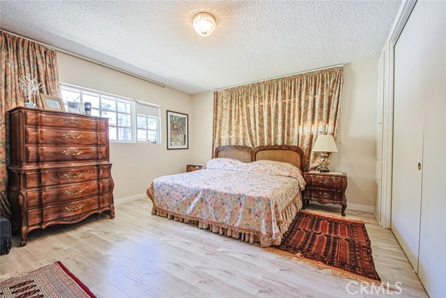 Detail Gallery Image 16 of 75 For 1801 Greenbriar Rd, Glendale,  CA 91207 - 3 Beds | 3 Baths