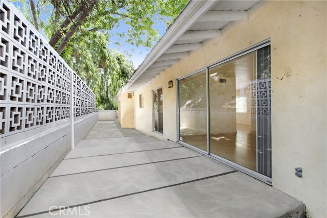 Detail Gallery Image 20 of 21 For 19629 Wells Dr, Tarzana,  CA 91356 - 4 Beds | 2 Baths