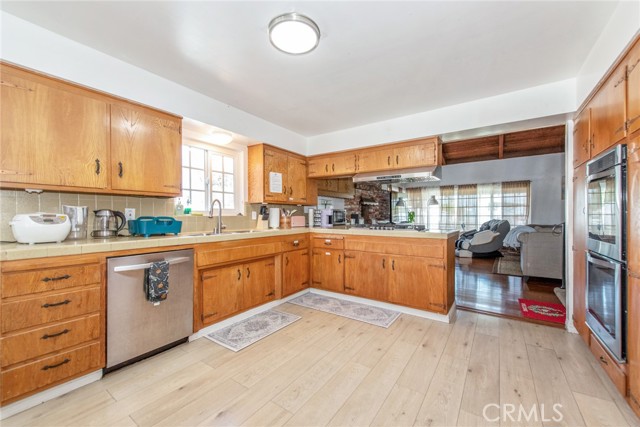 Image 8 of 31 For 1345 Jellick