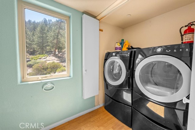 38512 North Shore Drive, Fawnskin CA: https://media.crmls.org/medias/fb5b98d3-57d5-4ae0-a65a-47f686f7fb9c.jpg