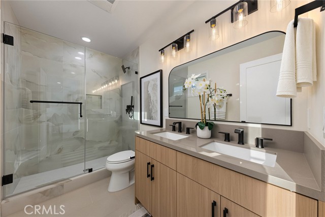1025 La Cadena, B photo 25