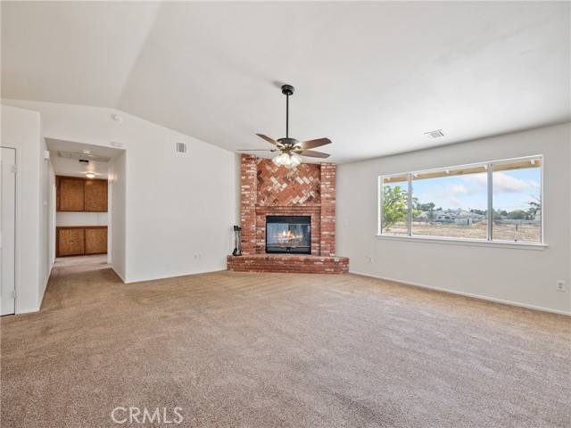 Detail Gallery Image 14 of 41 For 15464 Erie Rd, Apple Valley,  CA 92307 - 3 Beds | 2 Baths