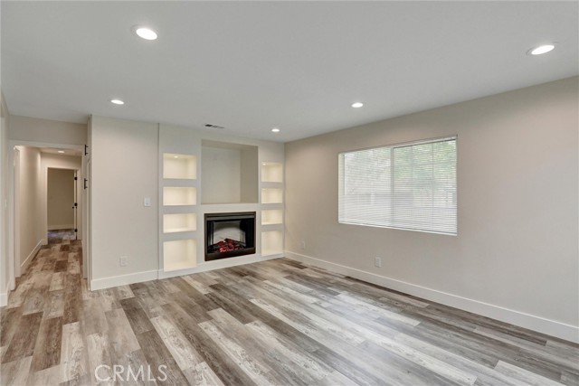 402 E Glendale Drive, Orange CA: https://media.crmls.org/medias/fb5d1d66-a347-4248-beb7-ef6c50e67f29.jpg
