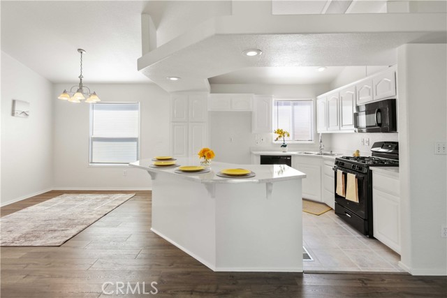 20197 Canyon View Drive, Canyon Country CA: https://media.crmls.org/medias/fb5d2769-ca22-46cf-8b78-3bf8413f5f7a.jpg
