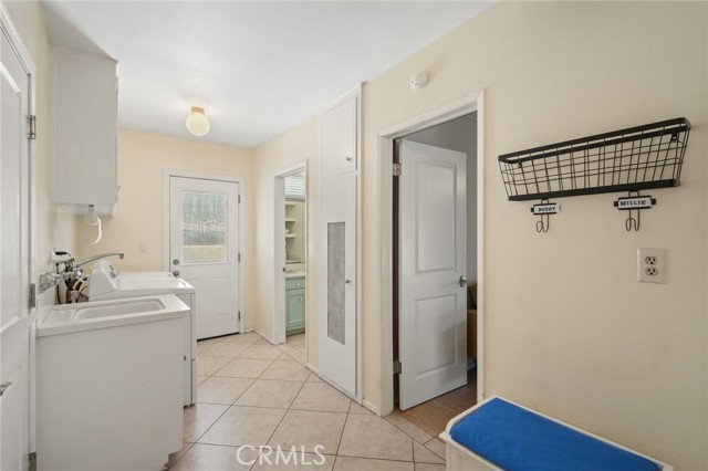 19250 Clymer Street, Porter Ranch CA: https://media.crmls.org/medias/fb5d5c6d-2a4c-4a70-9323-76ab20c9b930.jpg