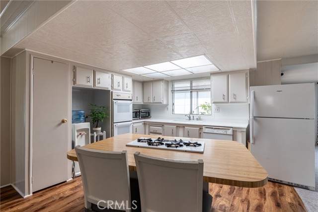 1195 La Moree Road, San Marcos CA: https://media.crmls.org/medias/fb5e00cb-d3f6-4f62-a129-b2b1b4540d53.jpg