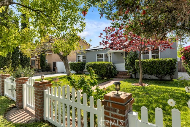 6507 Gentry Avenue, North Hollywood CA: https://media.crmls.org/medias/fb5e0d79-8f75-42a0-9367-69ff046bab12.jpg