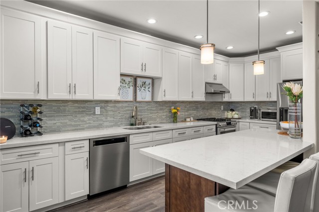 Detail Gallery Image 9 of 38 For 2130 Almeria St #101,  Corona,  CA 92879 - 3 Beds | 2/1 Baths