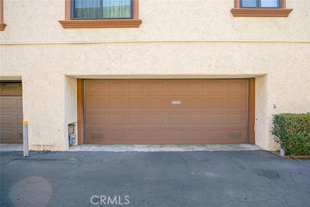 13930 Oxnard Street photo 8
