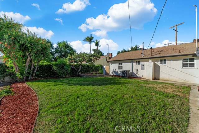 Detail Gallery Image 26 of 28 For 9148 Hayvenhurst Ave, North Hills,  CA 91343 - 3 Beds | 2 Baths