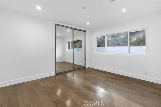 22904 Calvert Street, Woodland Hills CA: https://media.crmls.org/medias/fb608565-4570-4517-bcb9-82c547010cee.jpg