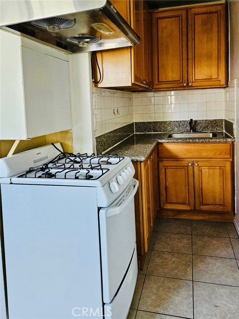Detail Gallery Image 17 of 21 For 260 E Garvey Ave, Monterey Park,  CA 91755 - 4 Beds | 3 Baths