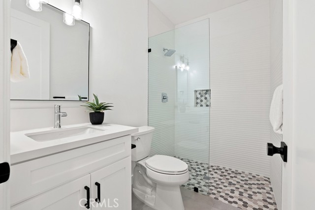 Detail Gallery Image 21 of 50 For 11221 Davenport Rd, Rossmoor,  CA 90720 - 5 Beds | 6 Baths