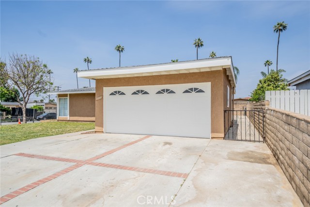 7355 Amanda Court, Riverside CA: https://media.crmls.org/medias/fb61e0b4-e439-44a2-9e23-5a9a7f02c799.jpg