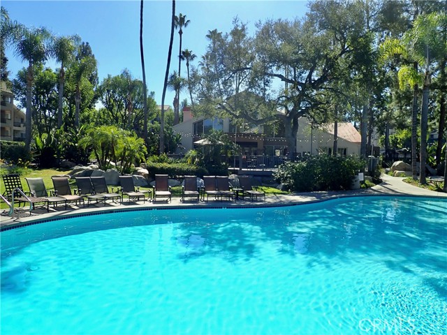 Detail Gallery Image 17 of 24 For 21400 Burbank Bld #201,  Woodland Hills,  CA 91367 - 2 Beds | 2 Baths