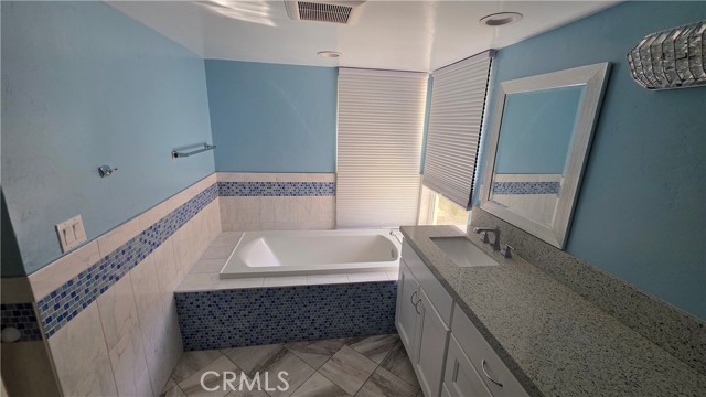 Detail Gallery Image 16 of 24 For 10126 Vanalden, Northridge,  CA 91324 - 4 Beds | 3 Baths