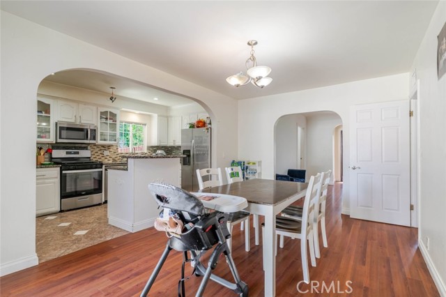 Detail Gallery Image 5 of 39 For 731 & 733 N. Alexander St, San Fernando,  CA 91340 - 5 Beds | 3 Baths