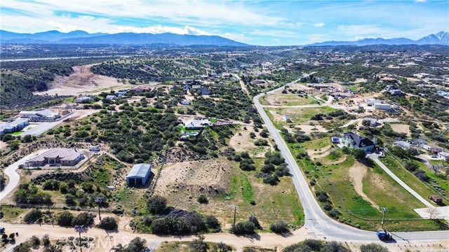 Detail Gallery Image 11 of 15 For 10735 Ranchero Rd, Oak Hills,  CA 92344 - – Beds | – Baths