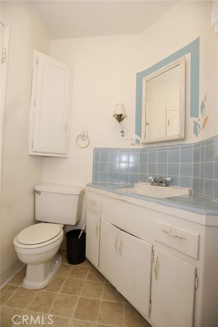13006 Jefferson Avenue, Hawthorne CA: https://media.crmls.org/medias/fb632a88-804e-469f-8f25-d9f245dd9335.jpg