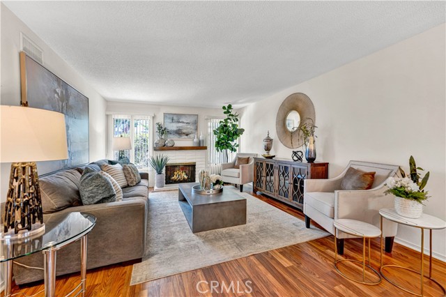 Detail Gallery Image 8 of 47 For 10924 Nighthawk Circle, Fountain Valley,  CA 92708 - 4 Beds | 2/1 Baths