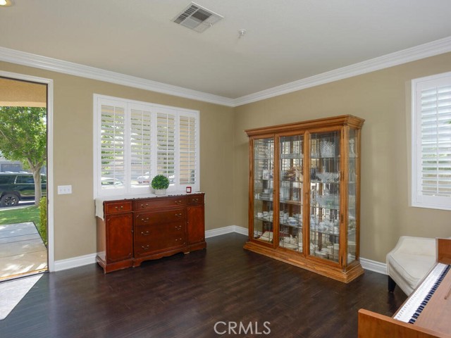 Detail Gallery Image 8 of 41 For 5764 Ventana Dr, Fontana,  CA 92336 - 3 Beds | 2/1 Baths