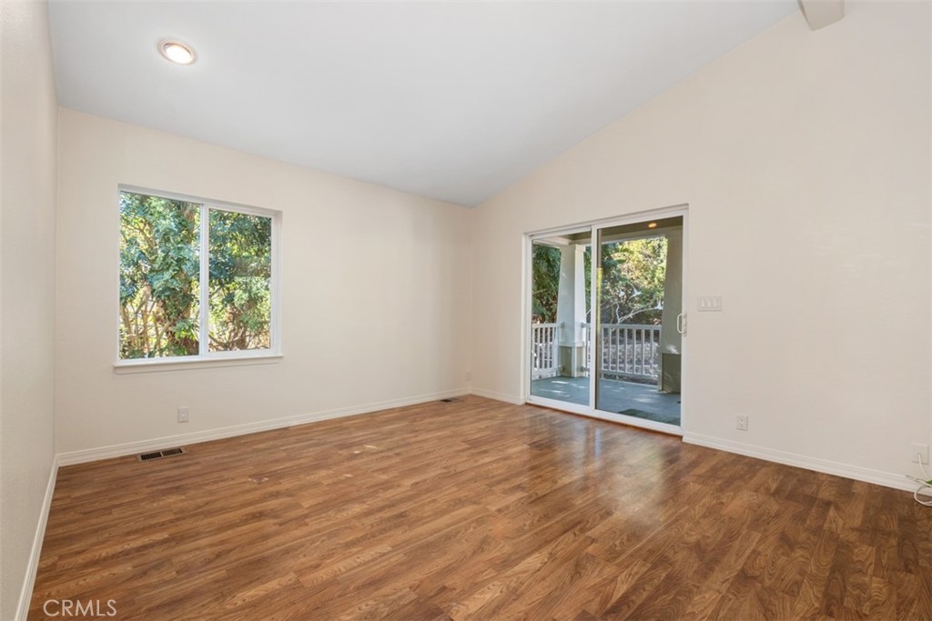 MLS #OC25252846 image #16