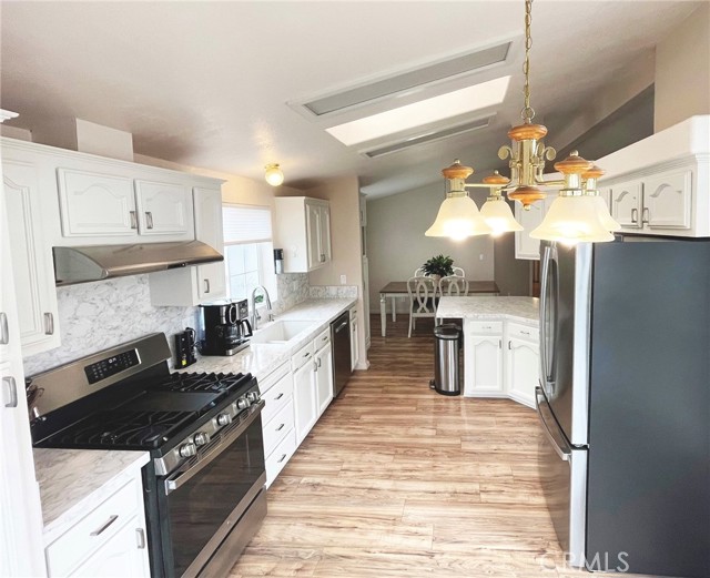 Detail Gallery Image 11 of 29 For 1537 White Pine #48,  Morro Bay,  CA 93442 - 3 Beds | 2 Baths