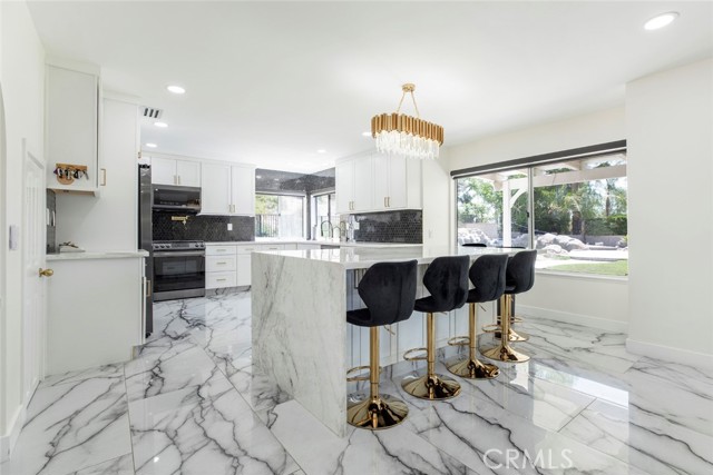 20128 Cavern Court, Saugus CA: https://media.crmls.org/medias/fb64d59b-d271-46a3-b8f9-1a24956047d5.jpg