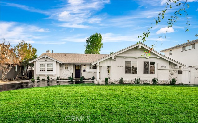 20742 Lull Street, Winnetka CA: https://media.crmls.org/medias/fb654b7d-5d29-479c-bb66-ce79daeff356.jpg