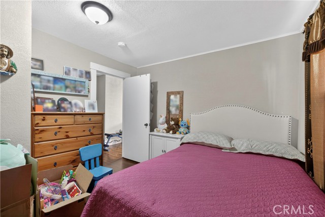 Detail Gallery Image 4 of 37 For 5710 Ruthelen, Los Angeles,  CA 90062 - – Beds | – Baths