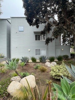 220 The Village, Redondo Beach, California 90277, 2 Bedrooms Bedrooms, ,2 BathroomsBathrooms,Residential,Sold,The Village,SB24143429