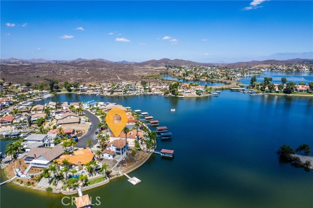 21998 Strawberry Lane, Canyon Lake CA: https://media.crmls.org/medias/fb670c6c-068b-436c-9b1a-7acb576fb829.jpg