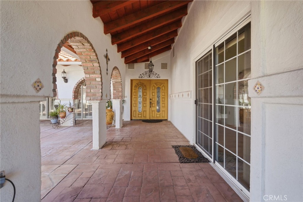 https://media.crmls.org/medias/fb673990-46ac-4c53-b44d-7fe70147ecb0.jpg?preset=X-Large