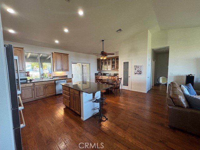 Detail Gallery Image 5 of 26 For 21650 Skyhill Pl, Perris,  CA 92570 - 4 Beds | 2 Baths