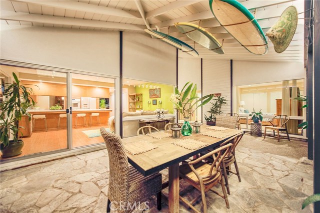 Wonderful indoor and outdoor flow