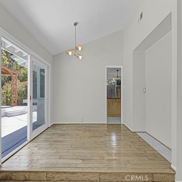 23020 Wrencrest Drive, Calabasas CA: https://media.crmls.org/medias/fb68c8f8-c4bf-4c48-b68c-96737935e9e0.jpg