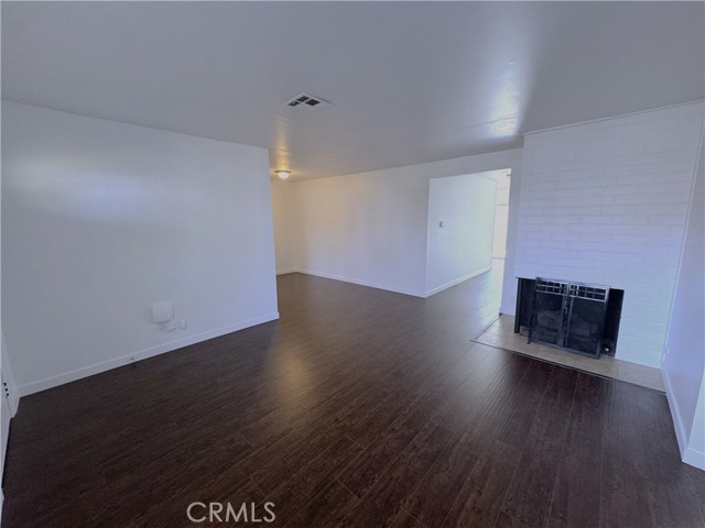 Detail Gallery Image 2 of 21 For 7823 Louise Ave, Northridge,  CA 91325 - 4 Beds | 2 Baths