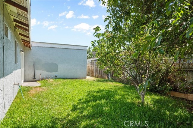 544 N Loretta Street, Rialto CA: https://media.crmls.org/medias/fb6bb291-cf16-4f56-a0f0-3adf8049cc52.jpg