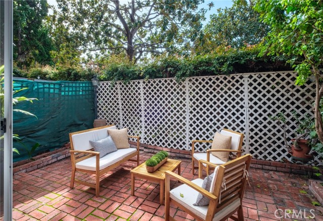 Detail Gallery Image 43 of 46 For 1830 Kelton Ave #5,  Los Angeles,  CA 90025 - 3 Beds | 2/1 Baths