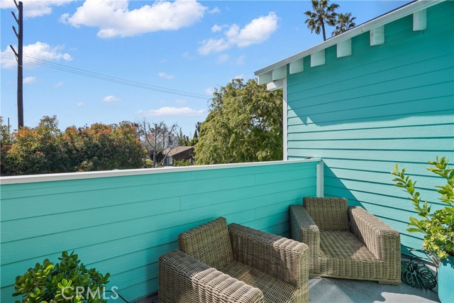 Detail Gallery Image 31 of 49 For 2464 Walnut Ave, Venice,  CA 90291 - 4 Beds | 3/1 Baths