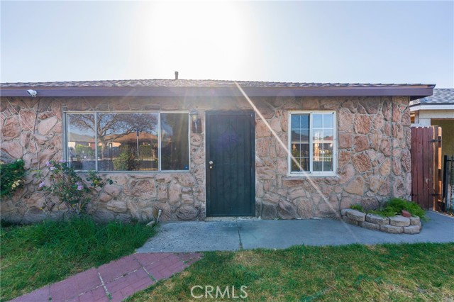 22428 Neptune Avenue, Carson CA: https://media.crmls.org/medias/fb6d179a-ce5c-4f9e-a82f-61e9dde42c4c.jpg