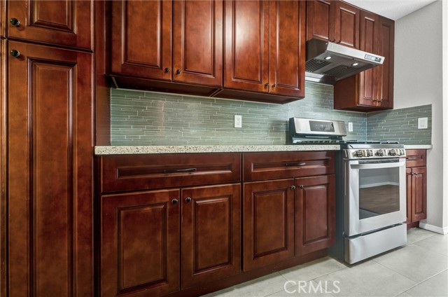 Detail Gallery Image 14 of 36 For 1304 Stanley #10,  Glendale,  CA 91206 - 3 Beds | 2 Baths